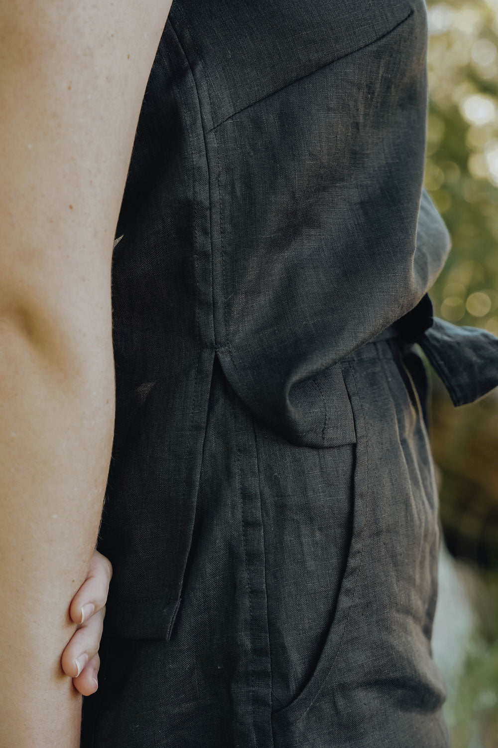 Ren Linen Top in black - hōm